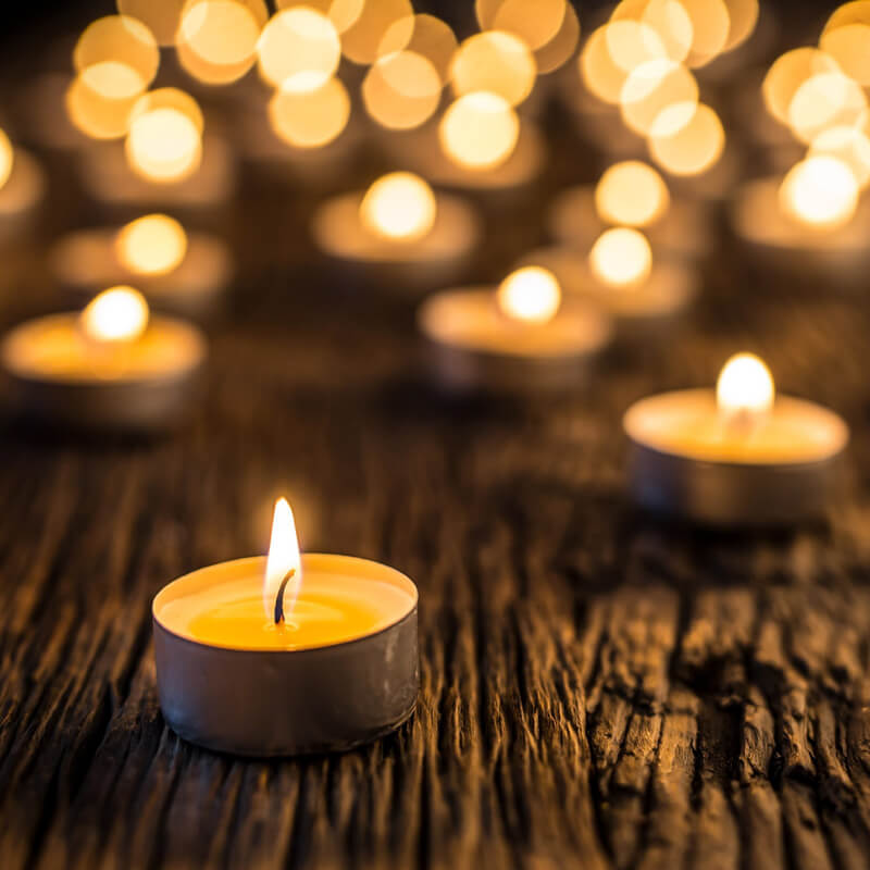 Prices Candeline Alla Citronella, Confezione Da 25 Pezzi, Codice 016668, Diametro 37 Mm, Altezza 15 Mm, Per Esterni E Giardino